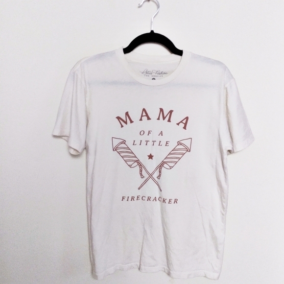 Lotus Fashion Mama of a Little Firecracker Cream Graphic Tee Size Small - Picture 1 of 4